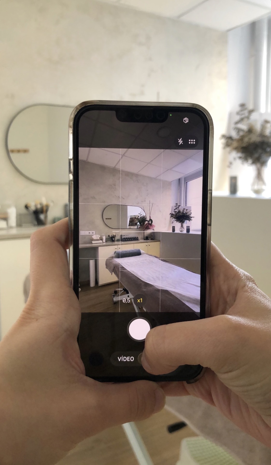 Projecte de xarxes socials per a Jenny Estètica creat per Cara Creative Studio amb estratègia digital i creació de contingut